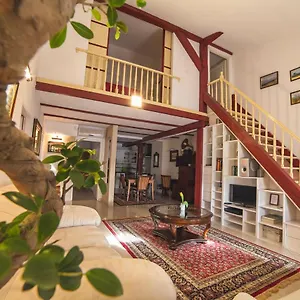 https://bb-la-fontaine.krakowhotelspoland.com